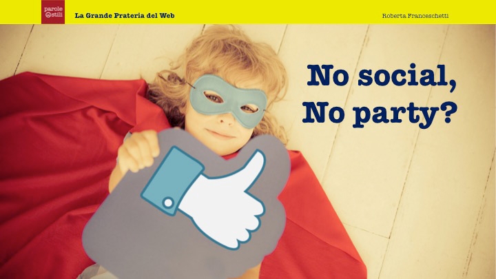 Bambino con mascherina e like