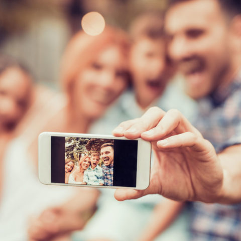 foto dei figli su Facebook